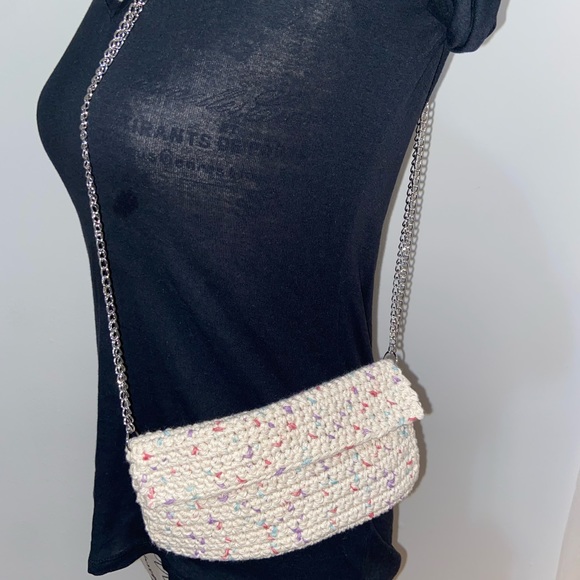 Hand-Knitted Crossbody Bag - Picture 8 of 15